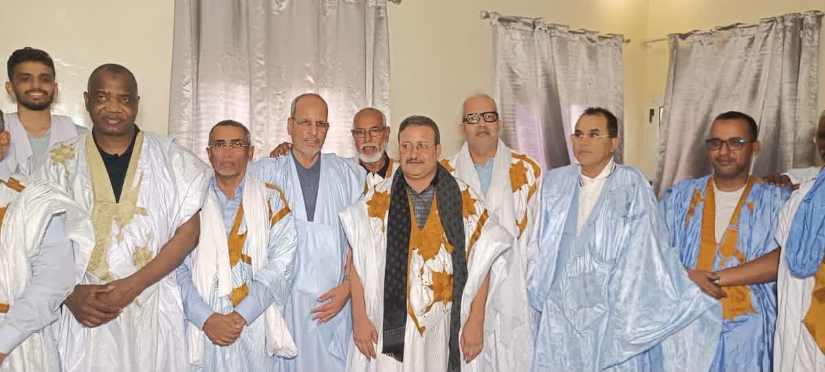 النائب السابق والإطار البارز والوجيه محفوظ ولد أجيد في مقدمة الحاضرين لاجتماع الحزب