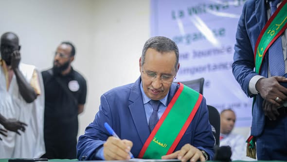 عمدة تفرغ زينة يشيد بالإنجازات التنموية في نواكشوط ويدعو إلى التمسك بالرئيس غزواني
